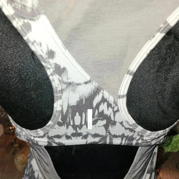 Lole White and Gray Scoop Neck Sleeveless Tank Top - Picture 5 of 6